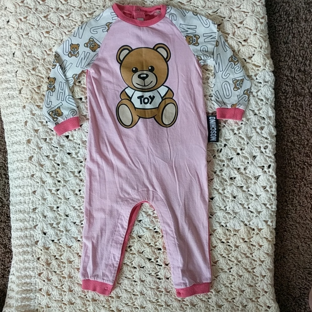 Baby bodysuit